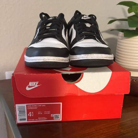 Nike Kids Black and White Sneakers - Picture 2 of 5